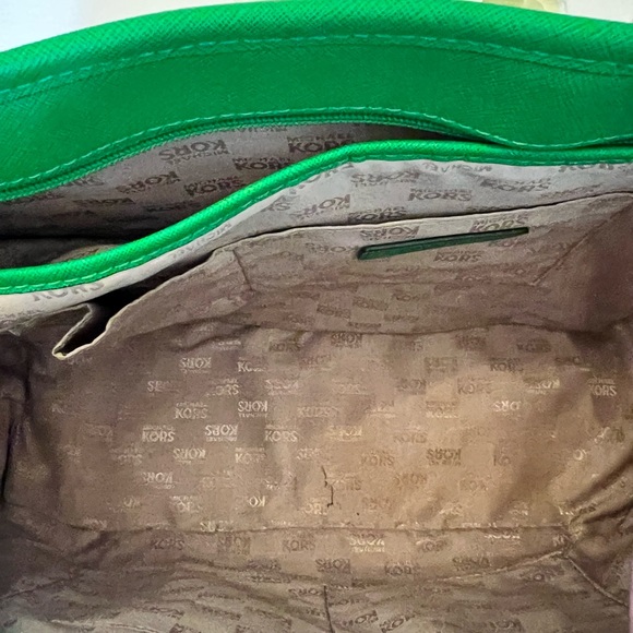 MICHAEL KORS - Vibrant Green Tote - Picture 6 of 16
